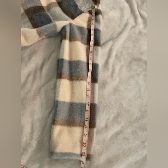 Z Supply Plaid Jacket in Blue, Creamy Peach and Brown. Oversized Small. - Picture 6 of 13